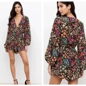Yumi Kim Naomi Romper Kingston Garden Women's Size Medium V Neck Floral